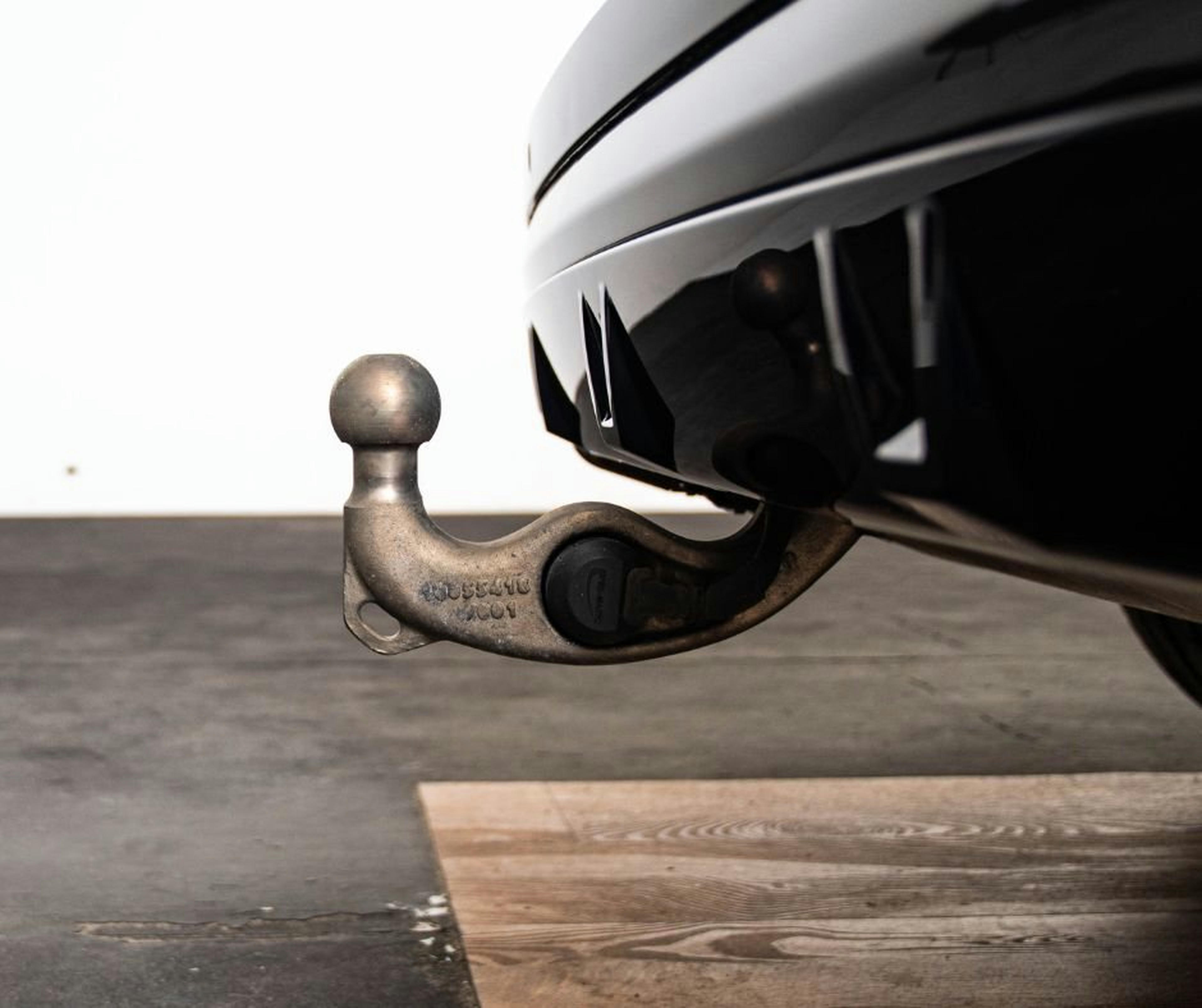 Trekhaak uitgeklapt bmw