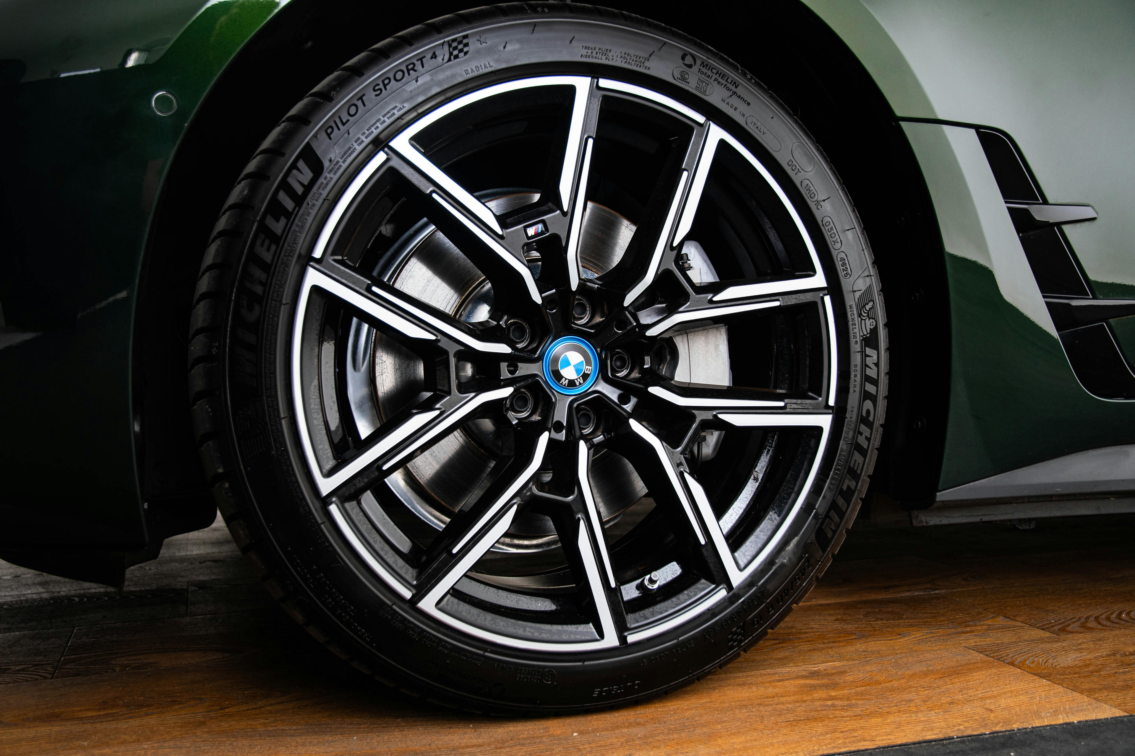 Car image 13