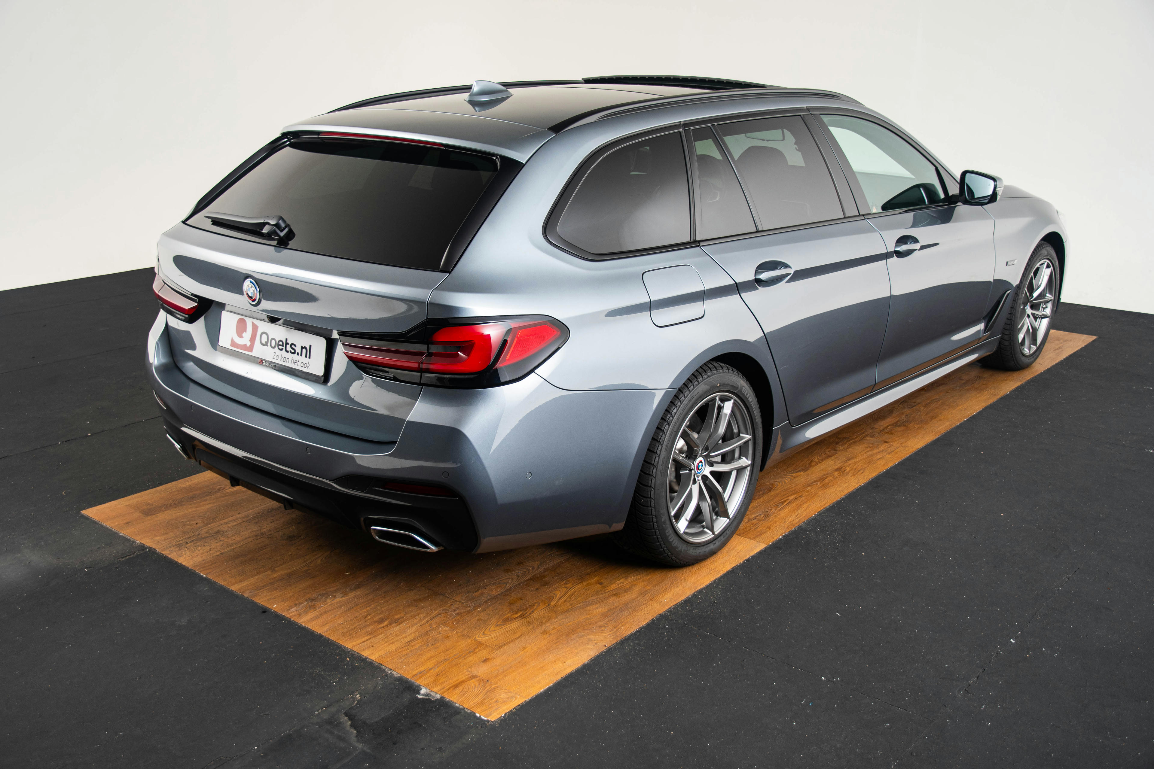 Car image 7