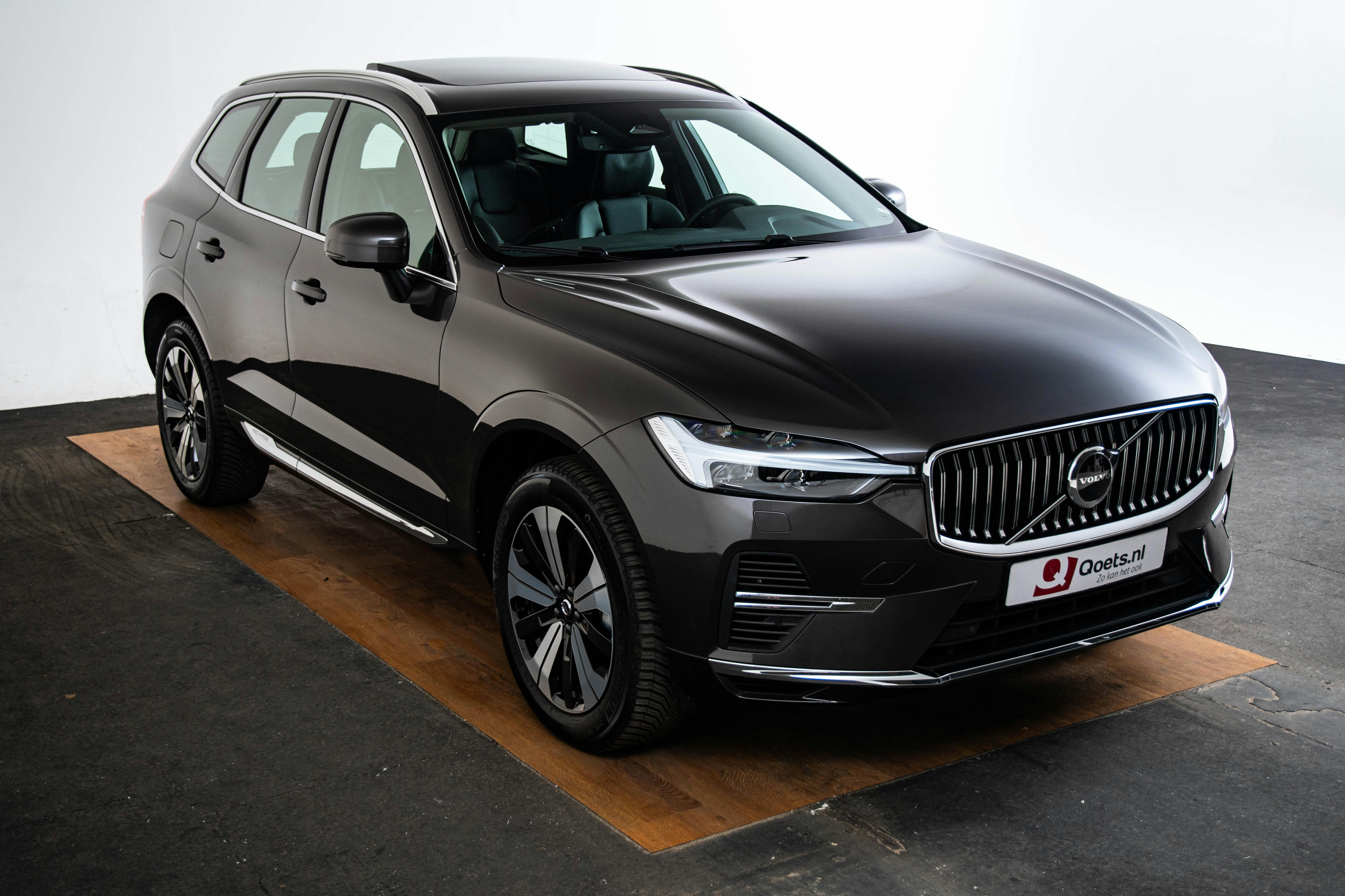 Car image 13