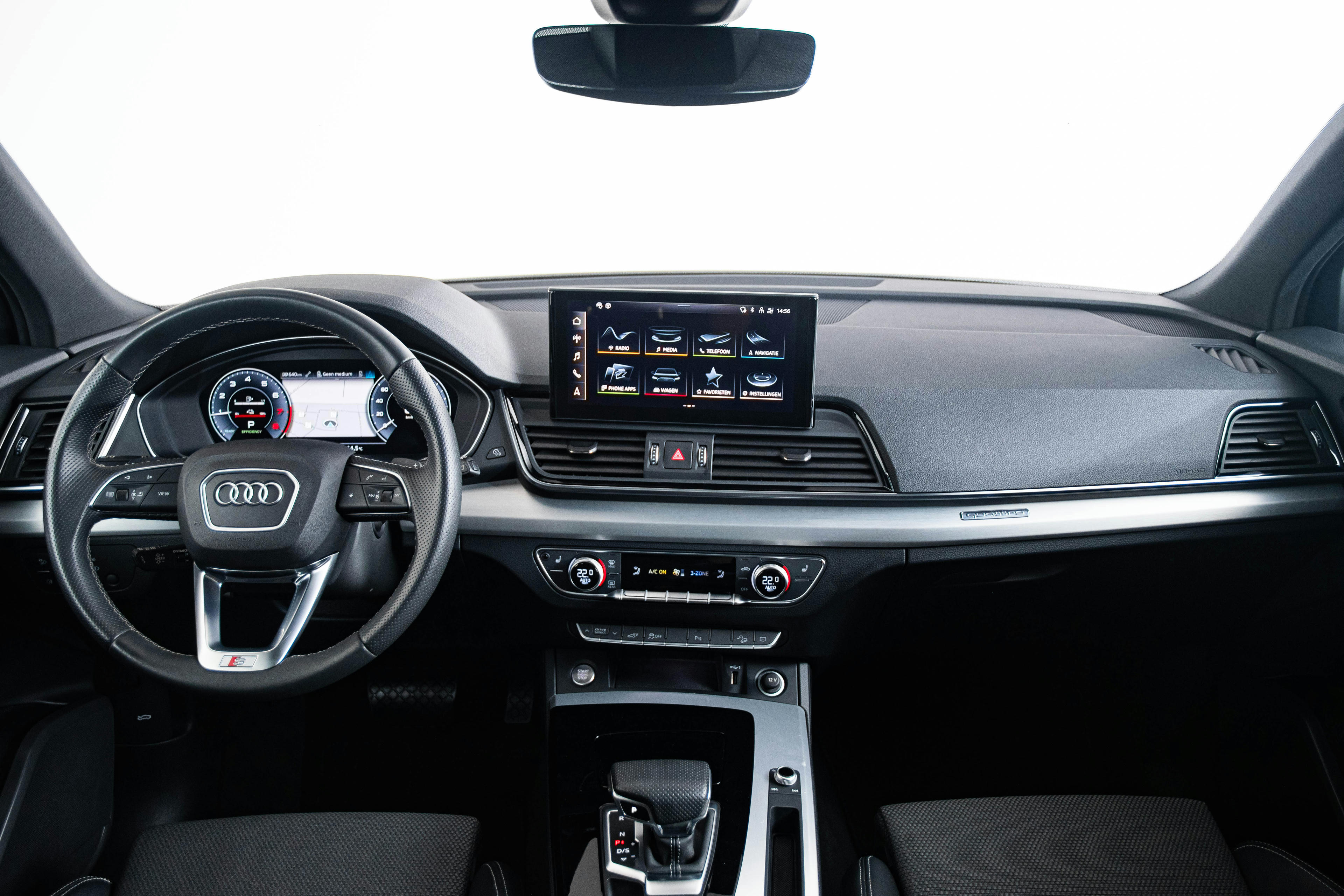 Car image 14