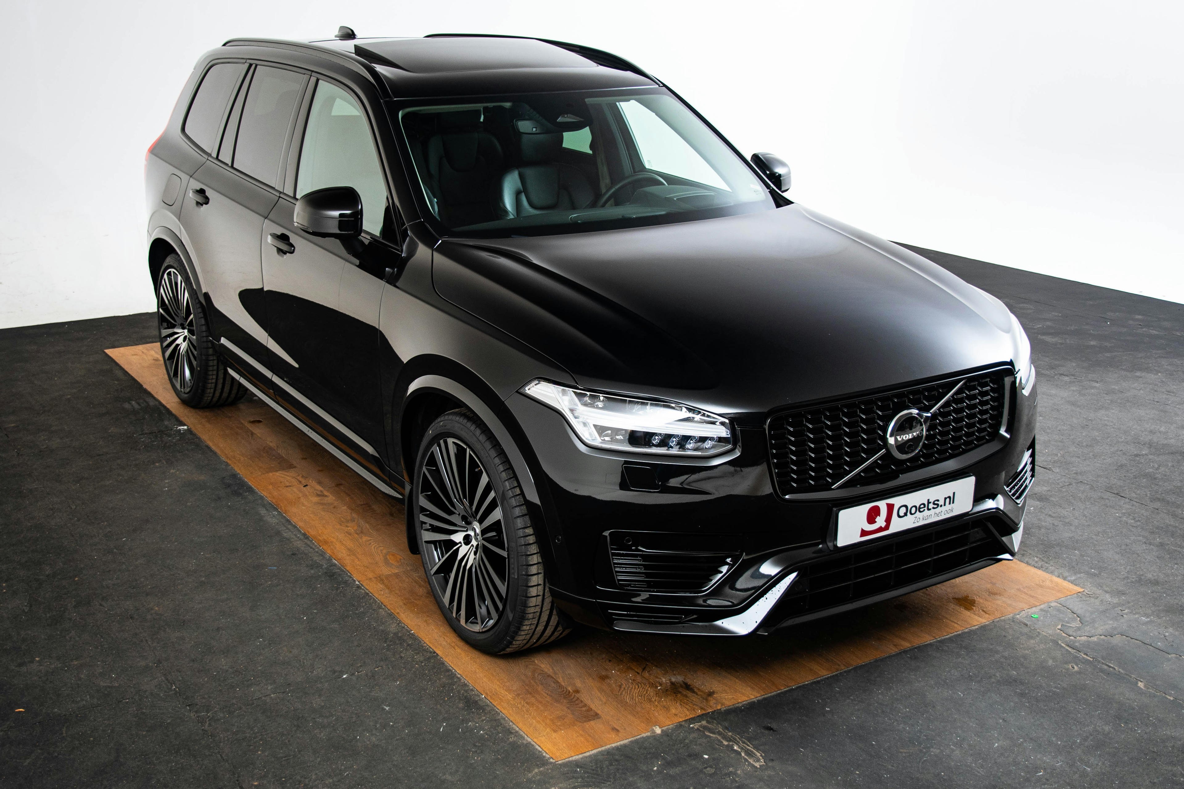 Car image 13