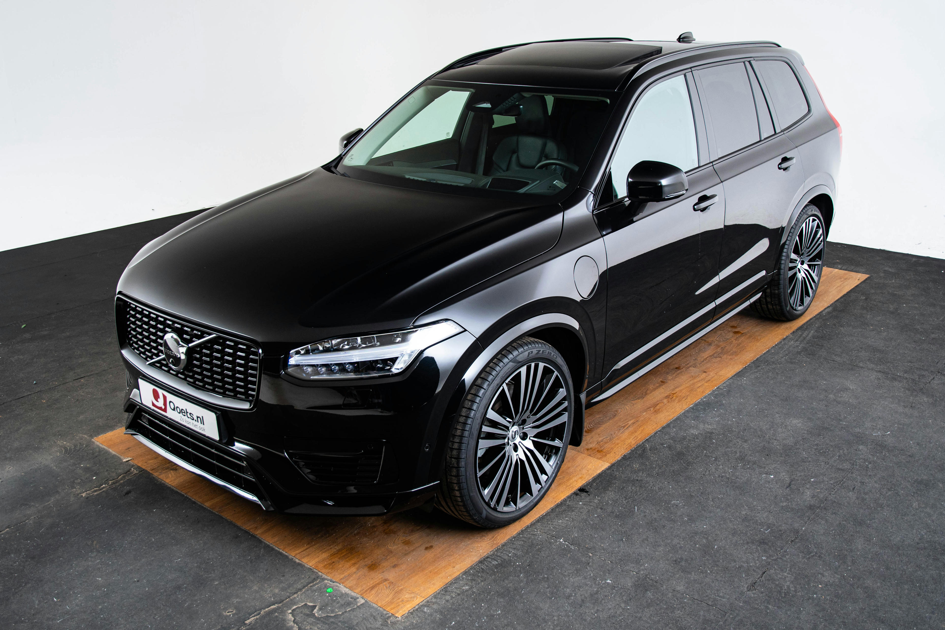 Car image 17