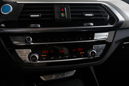 Elektrisch verwarmde voorstoelen.