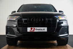 Optiekpakket titaanzwart inclusief Audi ringen en modelaanduiding in zwart