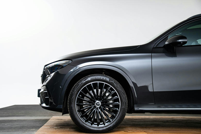  20" multispaaks lichtmetalen AMG-velgen