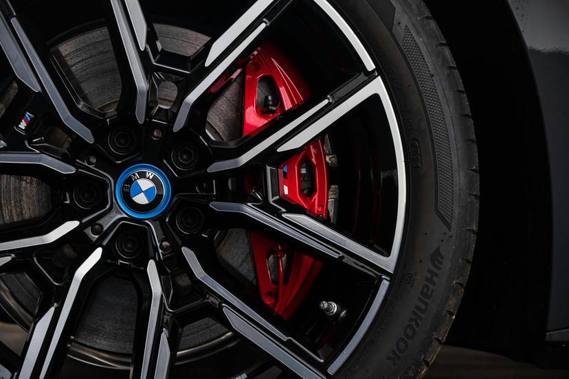 M Sportremsysteem (rode remklauwen)