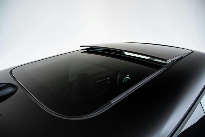 Elektrisch bedienbaar schuif-/kantelbaar panoramadak