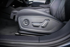 Elektrisch instelbare voorstoelen, bestuurdersstoel