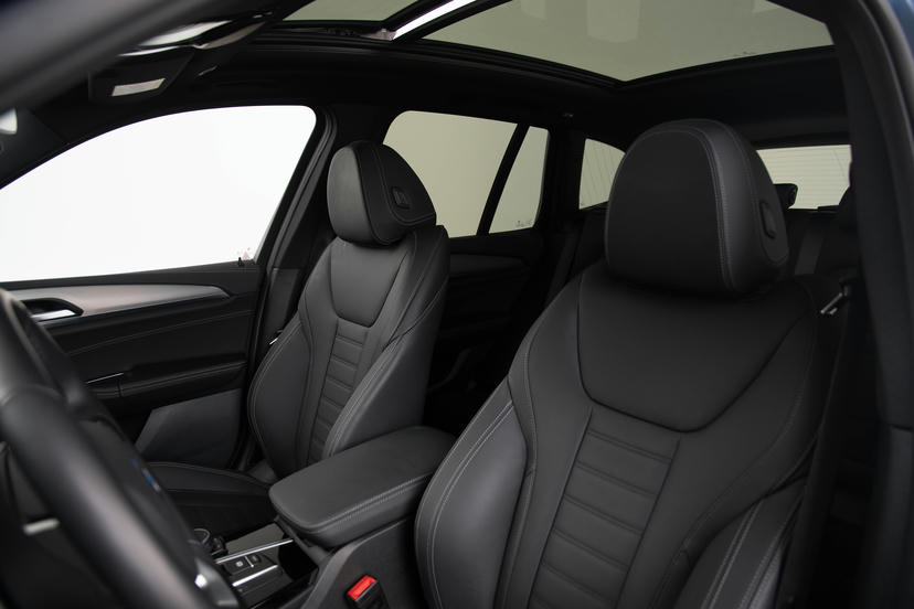 BMW Individual hemelbekleding in Anthrazit.