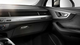 Decoratielijsten, boven geborsteld aluminium Sono, onder notenhout Beaufort zwart met aluminium inleg