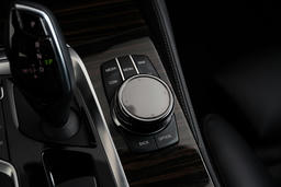 Keramische afwerking voor bedieningselementen