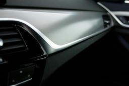 Interieurlijsten Oxide Silber dark matt + accentlijsten Perlglanz chroom