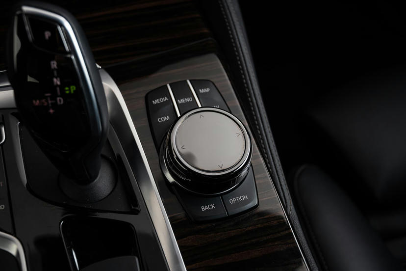 Keramische afwerking voor bedieningselementen