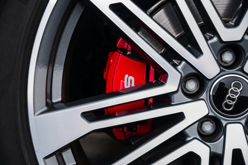 Remzadels rood achterzijde