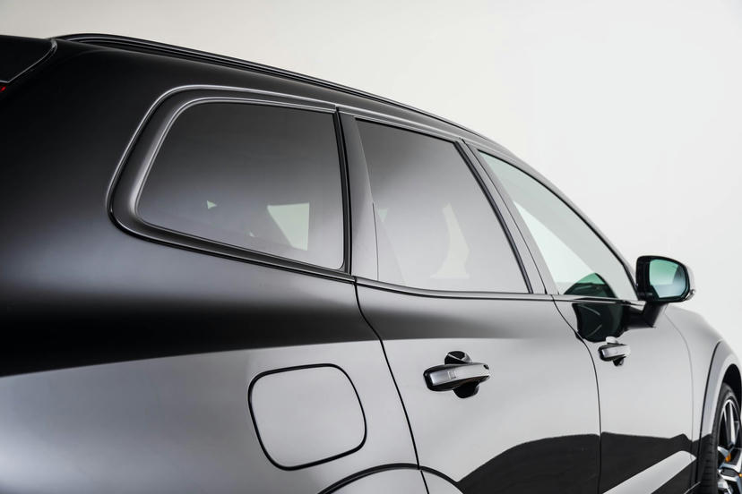 Extra getint glas achterportieren en bagageruimte