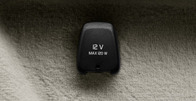 12 Volt aansluiting in bagageruimte 1) 