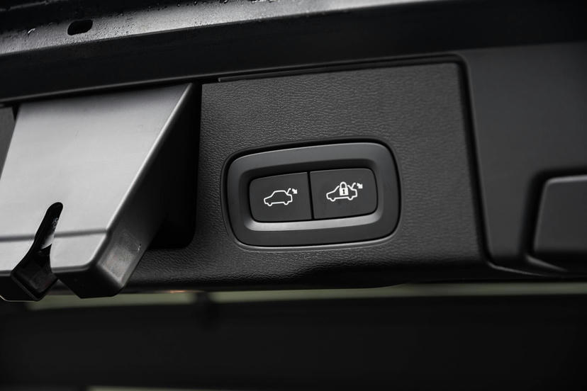 Elektrisch bedienbare achterklep