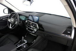 Interieurlijsten hoogglans Schwarz met accentlijsten in Perlglanz Chrom