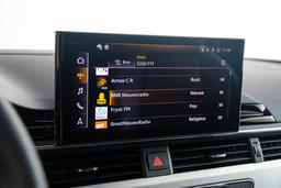 Digitale radio ontvangst met data services