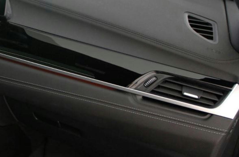 Interieurlijsten Schwarz hoogglans met Accentlijsten Pearl chroom