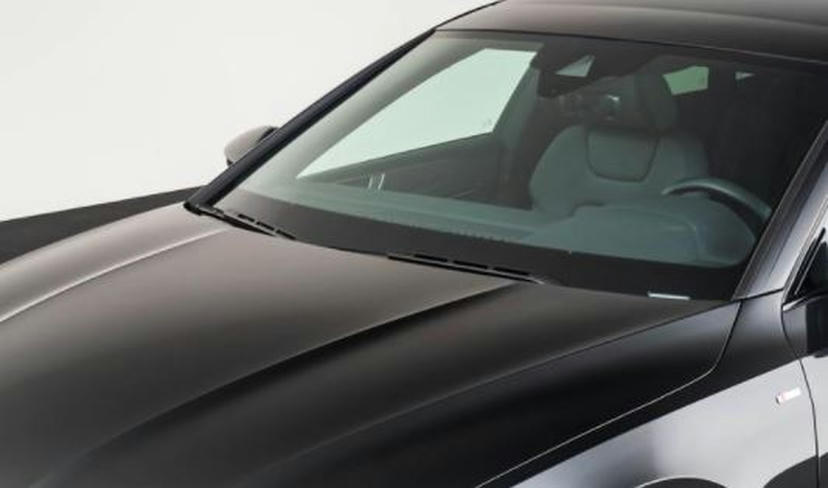 Adaptieve ruitenwissers met geintegreerde verwarmbare ruitensproeiers 