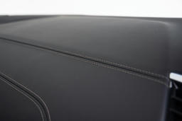 BMW Individual dashboard met leder bekleed