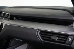 Dashboard en Interieurelementen in leder 