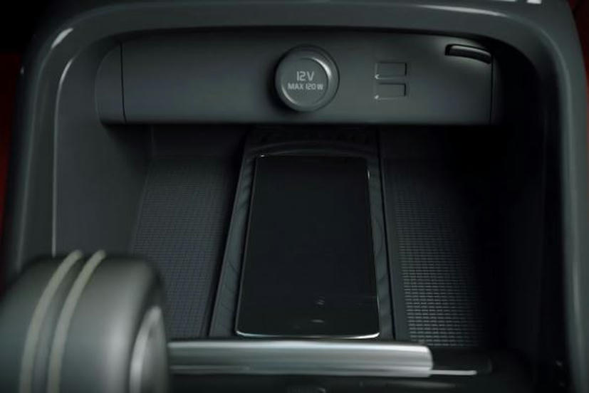 Smartphone integratie: Apple®  CarPlay / Android Auto incl. extra USB-poort in  middenconsole