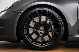 Wielen zwart zijdeglans gespoten van Porsche Exclusive Manufaktur