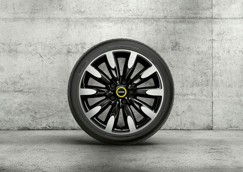 17” Roulette Spoke two-tone