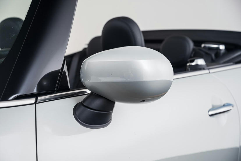 Automatisch dimmende binnenspiegel en elektrisch inklapbare buitenspiegels