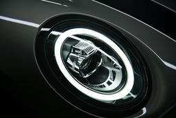 Adaptive Matrix LED koplampen en LED achterlichten met Union Jack design