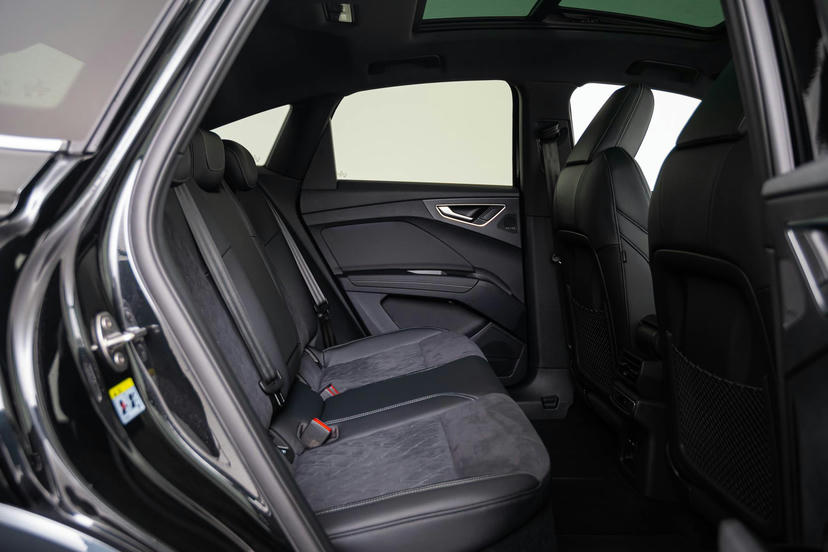 Zijairbags voorin, gordijnairbags en middenairbag voorin