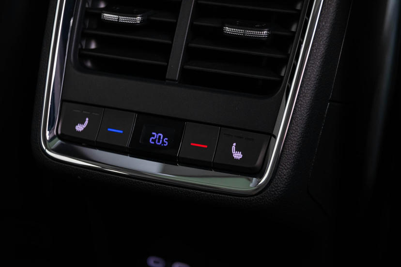 Stoelverwarming achter