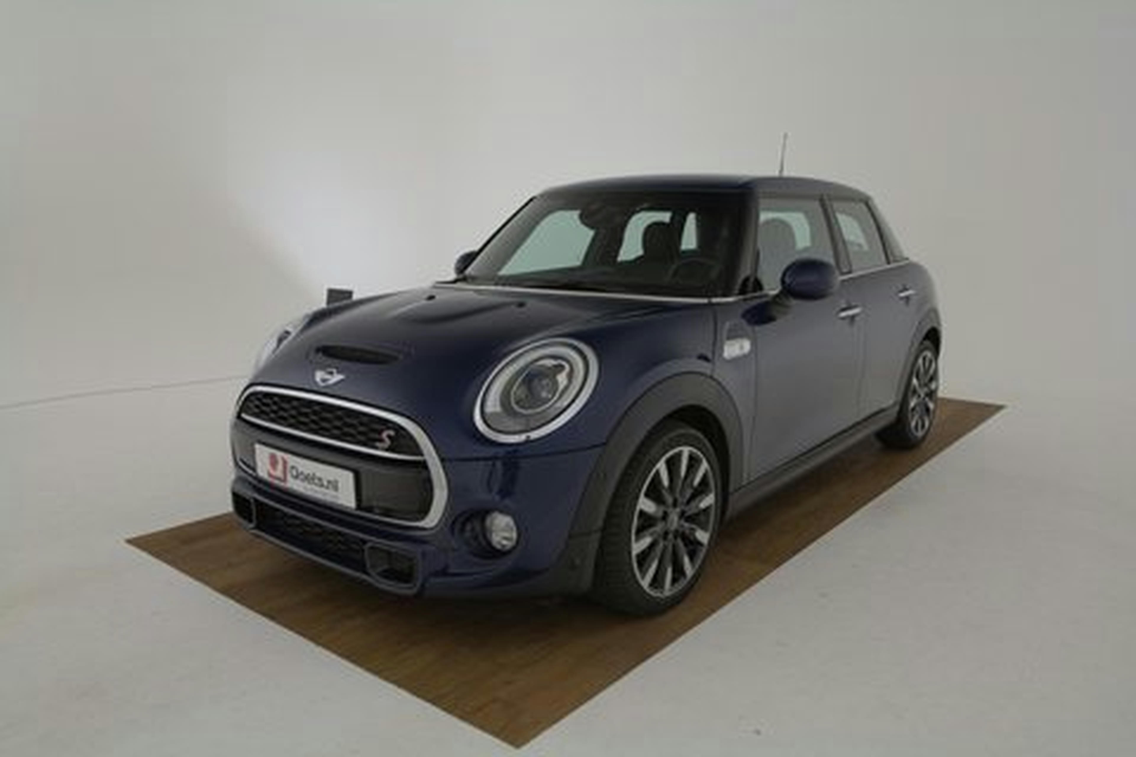 CAR-2350-374BF921-F65D-4B4A-86D2114970C78D72.jpg